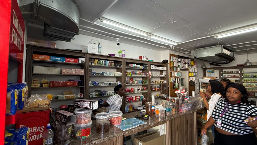 To Let commercial Property for Rent in Gardens Western Cape